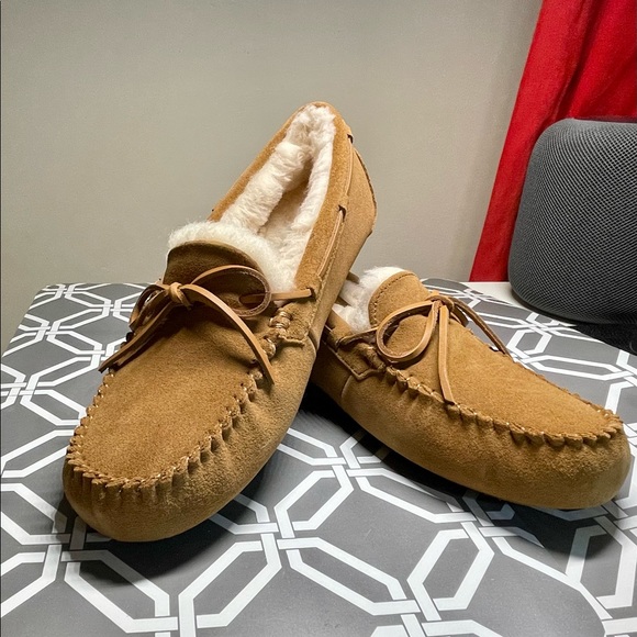 UGG Other - UGG Olsen Suede Slippers Mens Size 9